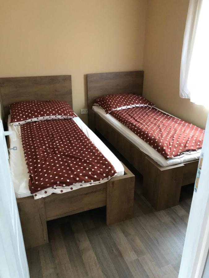 Dunasor1 Apartman Domsod Esterno foto